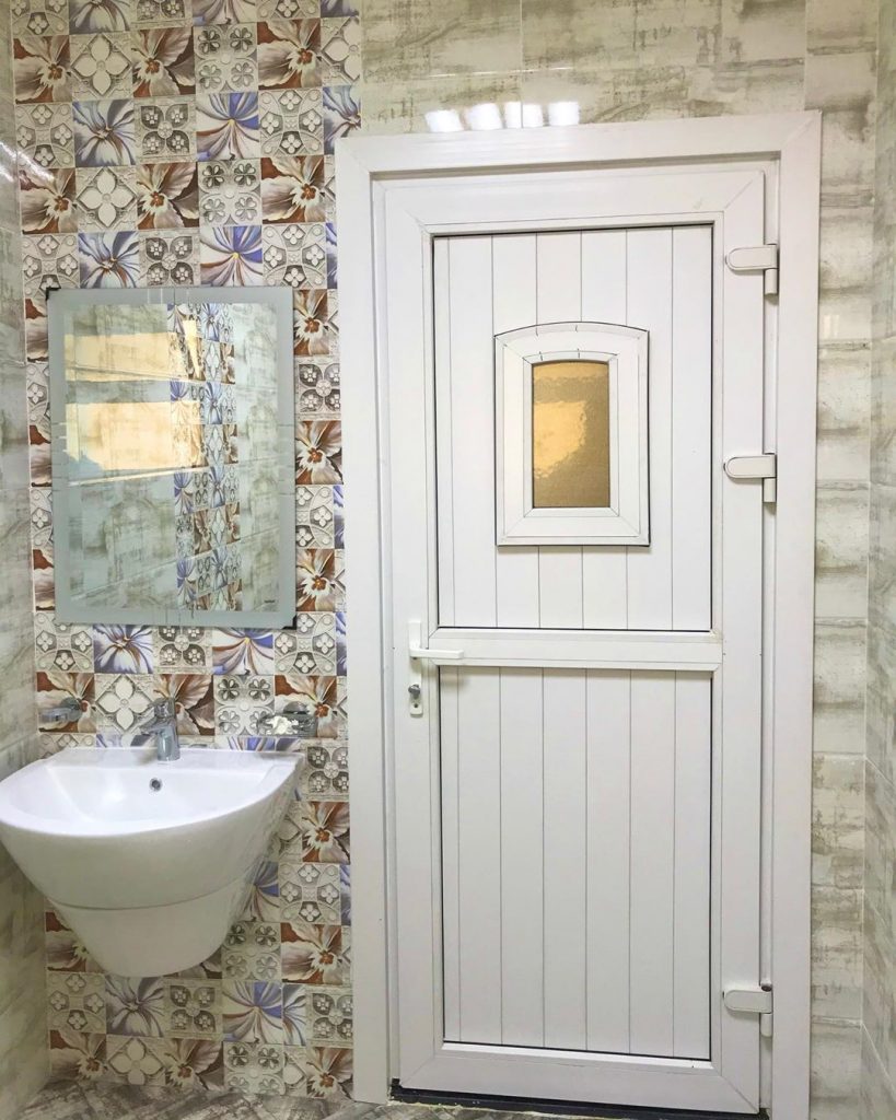 50+ Unconventional Alternatives To The Bathroom Door Design Ideas New