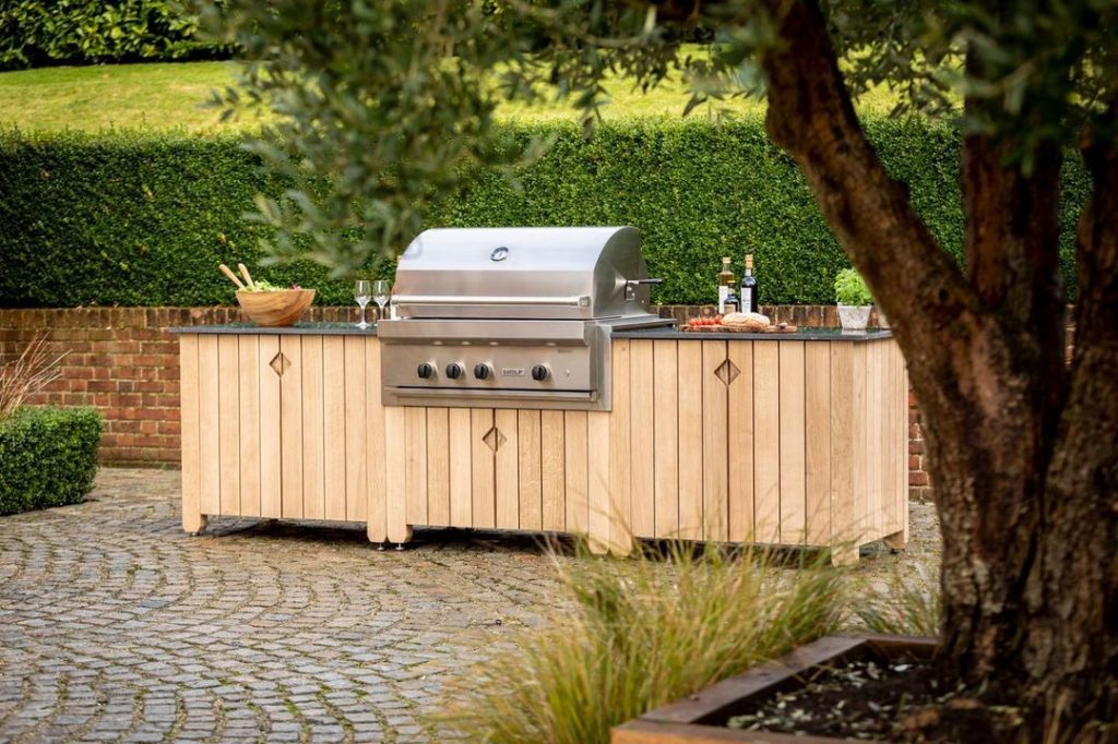 36 Outdoor Kitchen Ideas That Will Make You Want to Eat Out During Hot ...